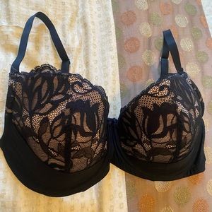 Frederick’s of Hollywood 34F Black/Nude Lace Bra